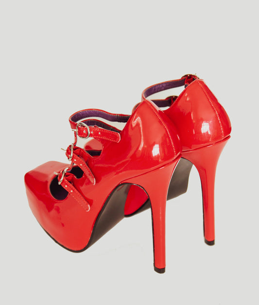 The Power of Stepping Outside Your Comfort Zone with Heels Dancing